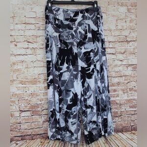 Cato | Black/White Palm Leaf Culottes XS